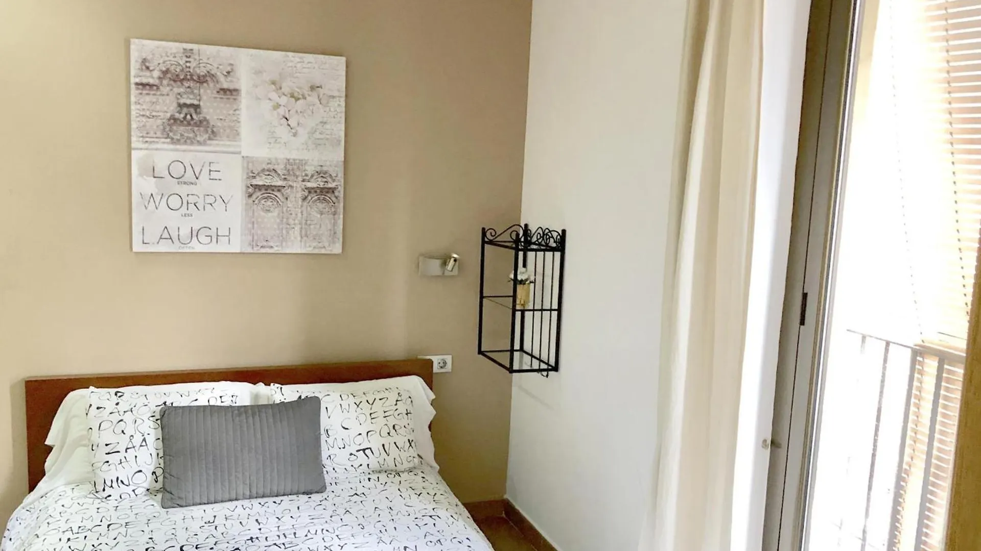 Apartamento Amplio En El Centro De Barcelona - 3 Habitaciones - Es-341-4 Spain